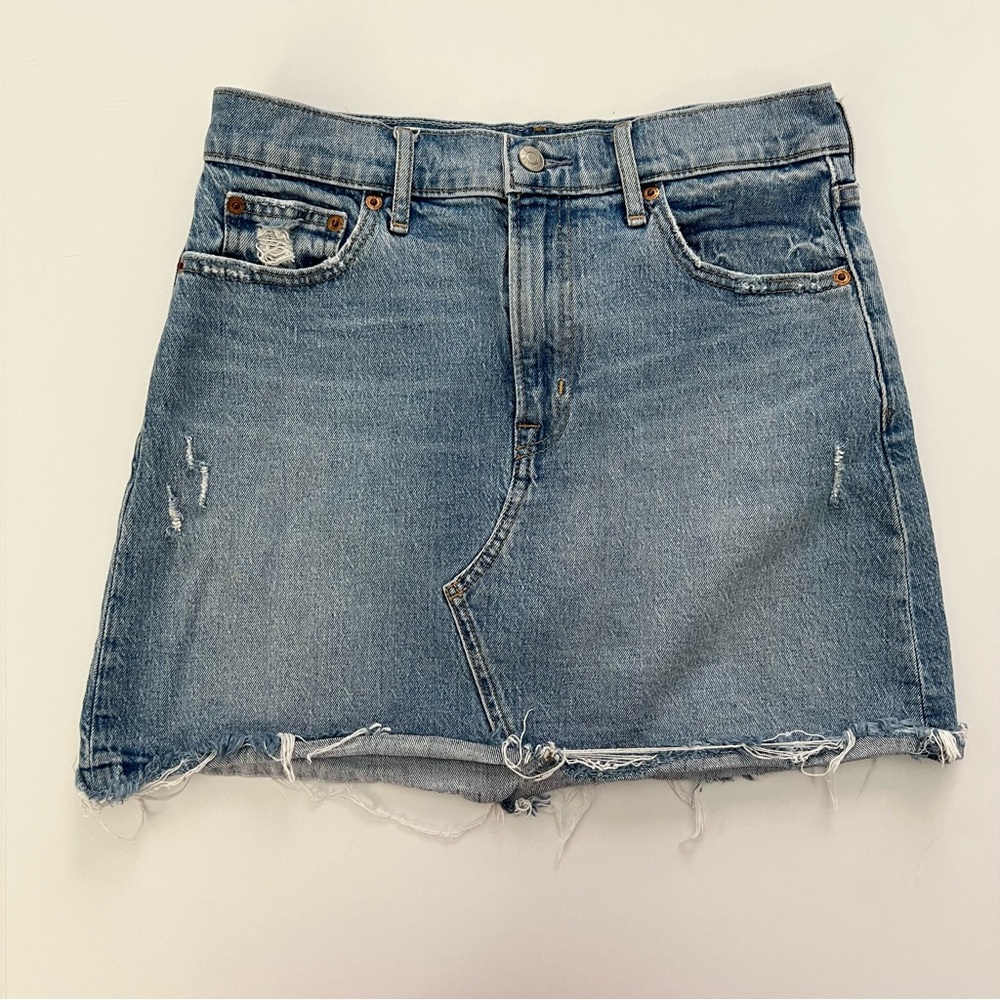 GAP Denim Distressed Mini Skirt Women’s Size 27/4